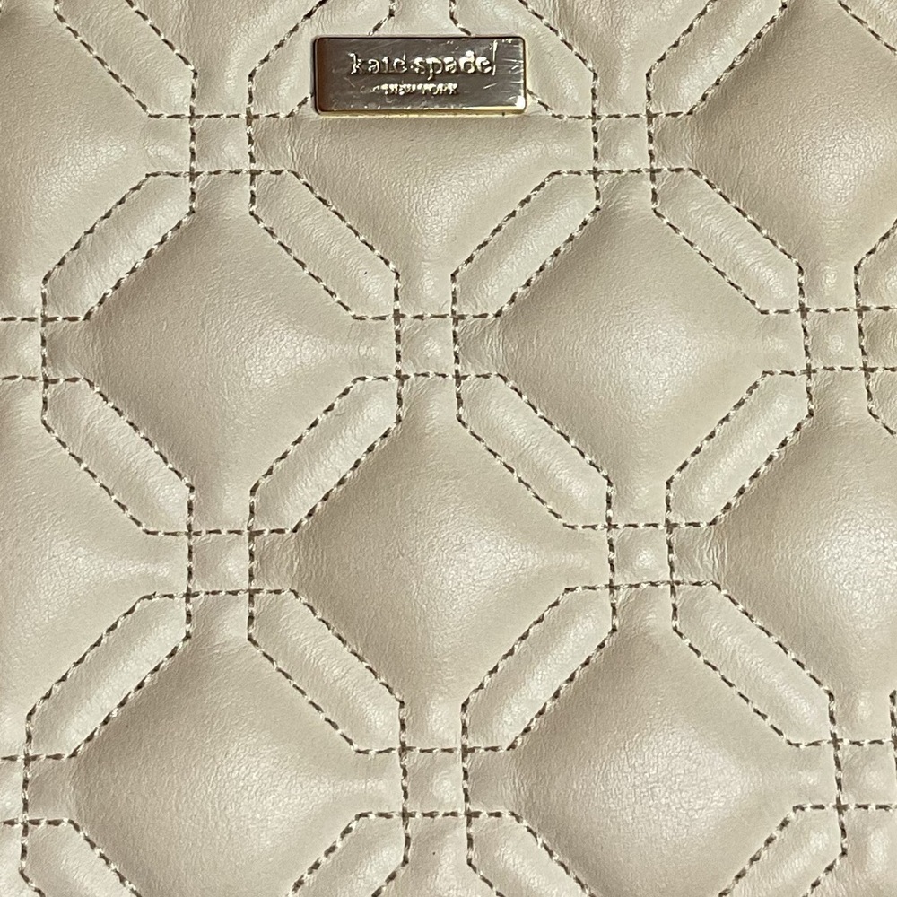 Kate Spade quilted cream clutch wristlet bag ivory gold Astor Court mini - Picture 4 of 8